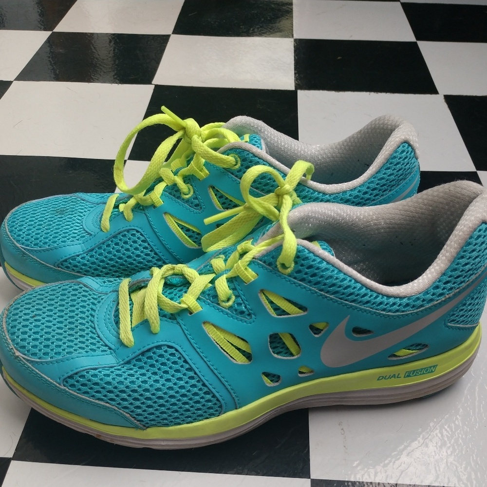 Nike Dual Fusion Running Shoes